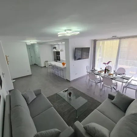 Modern 3 Bedroom Luxury In Appartement *